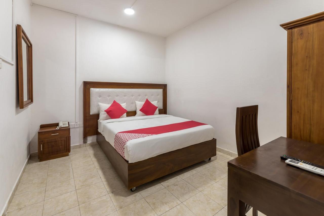 Oyo 102 Metro Marine Drive Hotel Colombo Buitenkant foto
